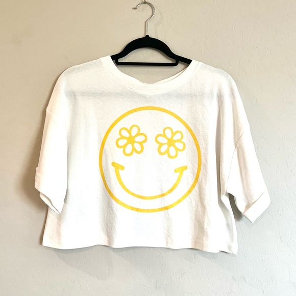 Nwt Storia Smiley Face Shirt Sleeve Crop Top Tshirt tee M - Picture 1 of 6